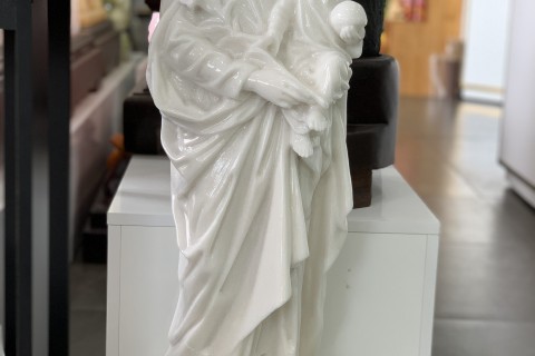 Tượng Chúa Đá Trắng – Sự Kết Hợp Giữa Nghệ Thuật Và Tâm Linh