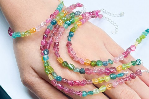 VÒNG  TAY ĐÁ TOURMALINE ĐA SẮC CÓ Ý NGHĨA GÌ TRONG PHONG THỦY?