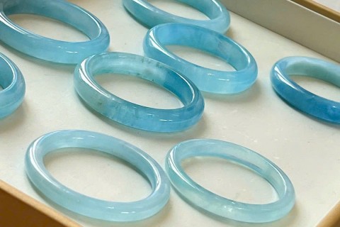 VÒNG TAY ĐÁ AQUAMARINE TỰ NHIÊN TRONG PHONG THỦY?