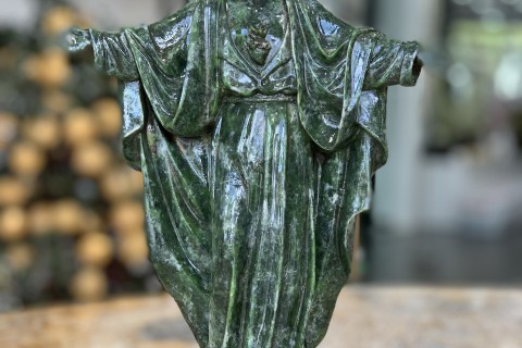 Tượng Chúa Đá Ngọc – Khi Đức Tin Được Gửi Gắm Trong Đá Tự Nhiên