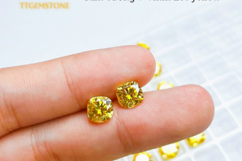 CÁCH ĐỂ PHÂN BIỆT KIM CƯƠNG MOISSANITE VÀ KIM CƯƠNG TỰ NHIÊN