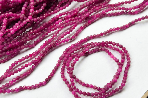 NHỮNG MẤU TRANG SỨC RUBY (HỒNG NGỌC) SANG TRỌNG QUÝ PHÁI PHÙ HỢP PHONG THỦY 