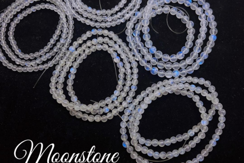 ĐÁ MẶT TRĂNG VÀ NHỮNG TRANG SỨC ĐƯỢC LÀM TỪ ĐÁ MẶT TRĂNG 