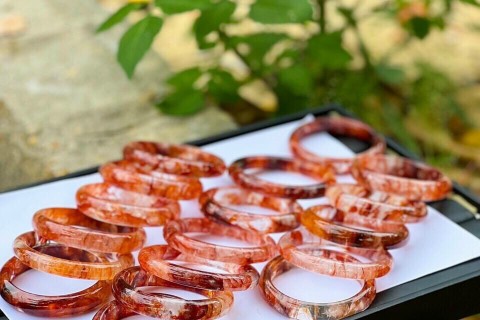 VÒNG BẢN ĐÁ ƯU LINH ĐỎ MANG ĐẾN MAY MẮN CHO NGƯỜI SỬ DỤNG