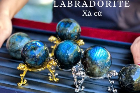 BI CẦU ĐÁ XÀ CỪ TỰ NHIÊN MANG VẺ ĐẸP TÌM ẨN LẤP LÁNH