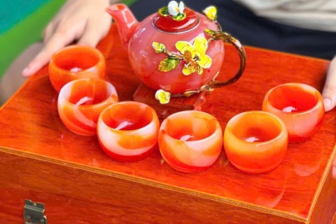 Cách Phân Biệt Bộ Ấm Trà Đá Mã Não Đỏ Thật - Giả Từ Chuyên Gia Phong Thủy