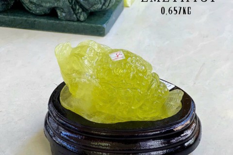 CÓC THỀM THỪ ĐÁ THẠCH ANH VÀNG CÓ Ý NGHĨA GÌ TRONG PHONG THỦY