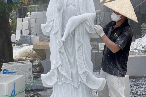 Bí Mật Ánh Mắt Từ Bi: Tại Sao Tượng Quan Âm Đá Trắng Lại Có Thể Xoa Dịu Mọi Nỗi Đau?