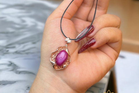 LÀM THẾ NÀO ĐỂ PHÂN BIỆT ĐÁ RUBY THẬT HAY ĐÁ RUBY GIẢ 