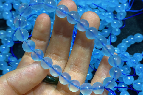 Vòng tay đá aquamarine có tác dụng gì 