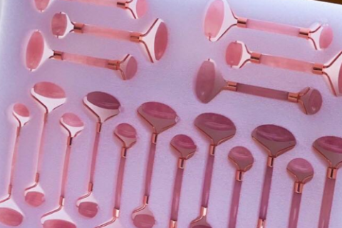 Cây lăn massage mặt có tác dụng như nào và cách sử dụng của chúng