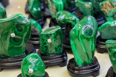 Đá lông công malachite là gì? 5 công dụng của đá lông công			