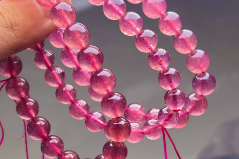 ĐÁ THẠCH ANH DÂU TÂY HỒNG TRONG PHONG THUỶ