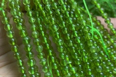 ĐÁ PERIDOT LÀ GÌ ? CÔNG DỤNG ĐÁ PERIDOT BẠN CẦN BIẾT 