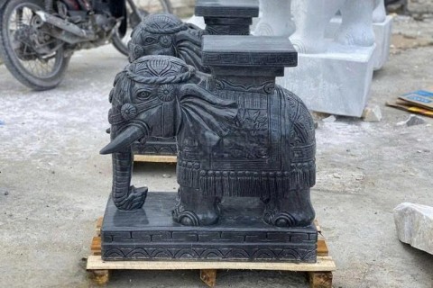 Tượng Voi Đá Cẩm Thạch Đen Tự Nhiên – Biểu Tượng Phong Thủy Sang Trọng Và Quyền Uy