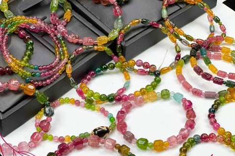 Vòng tay đá tourmaline 