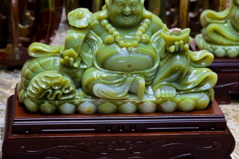 TƯỢNG PHẬT DI LẶC ĐÁ ONYX XANH NGUYÊN KHỐI – BIỂU TƯỢNG MAY MẮN, HƯNG VƯỢNG CHO KHÔNG GIAN SỐNG HIỆN ĐẠI