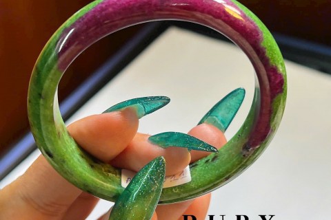 Ý NGHĨA VÀ CÔNG DỤNG CỦA VÒNG TAY RUBY NAM PHI TRONG PHONG THUỶ?