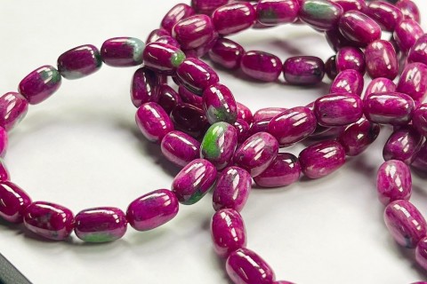 Ý NGHĨA CỦA VÒNG TAY RUBY DÁNG LU THỐNG TRONG PHONG THUỶ