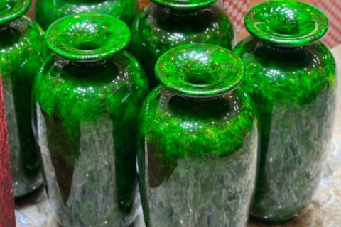 Ý Nghĩa Của Lục Bình Đá Lông Công Trong Việc Chiêu Tài Đón Lộc & Trừ Tà Khí