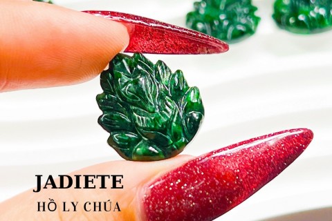 MẶT DÂY CHUYỀN HỒ LY CHÚA NGỌC SƠN THỦY