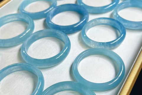 VÒNG BẢN ĐÁ AQUAMARINE - MANG MÀU XANH DƯƠNG CỦA SỰ HI VỌNG