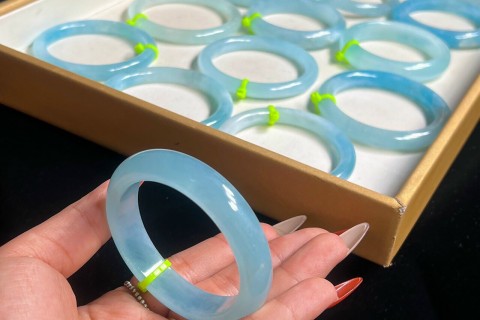 VÒNG BẢN ĐÁ AQUAMARINE - MÀU XANH BIỂN CHO SỰ TƯƠI MỚI