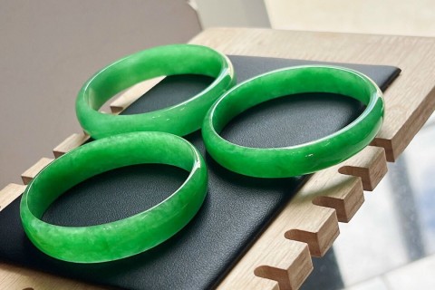 VÒNG TAY BẢN NGỌC CẨM THẠCH TỰ NHIÊN