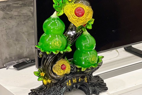 HỒ LÔ ĐÁ MÃ NÃO XANH TRƯNG BÀY TRONG PHONG THUỶ