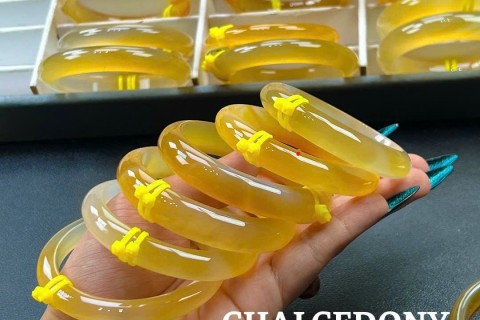 NHỮNG MẪU VÒNG TAY MÃ NÃO  CỦA NHÀ TTGEMSTONE CỰC SANG - XỊN - CUỐN HÚT ĐANG ĐƯỢC ƯA CHUỘNG HIỆN NAY