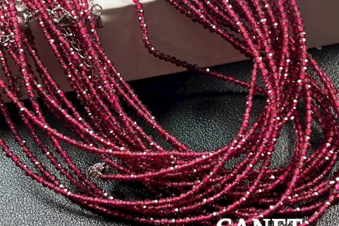 DÂY CHUYỀN ĐÁ GARNET - BIỂI TƯỢNG CỦA SỰ THỊNH VƯỢNG, GIÀU CÓ