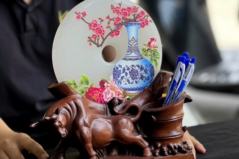 ĐỒNG ĐIẾU ĐÁ BẠCH NGỌC - MANG ĐẾN SỰ GIÀU CÓ CHO GIA CHỦ