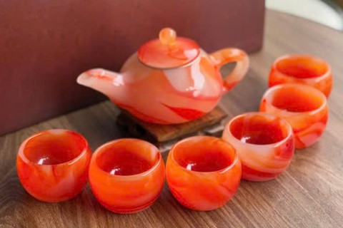 Bộ Ấm Trà Đá Mã Não Đỏ Tự Nhiên: Ý Nghĩa Phong Thủy & Ý Nghĩa Chiêu Tài