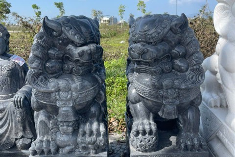 Cặp Kỳ Lân Đá Trắng Tự Nhiên Có Bền Không? Có Đặt Ngoài Trời Được Không?