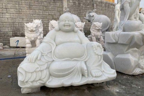 TƯỢNG PHẬT DI LẶC BẰNG ĐÁ TRẮNG TỰ NHIÊN – BIỂU TƯỢNG CỦA NIỀM VUI, HẠNH PHÚC VÀ AN LẠC