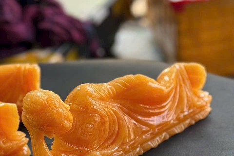 PHẬT A DI ĐÀ DÁNG NẰM ĐÁ NGỌC HOÀNG LONG TỰ NHIÊN – TÁC PHẨM NGHỆ THUẬT THANH TỊNH, AN NHIÊN VÀ SANG TRỌNG