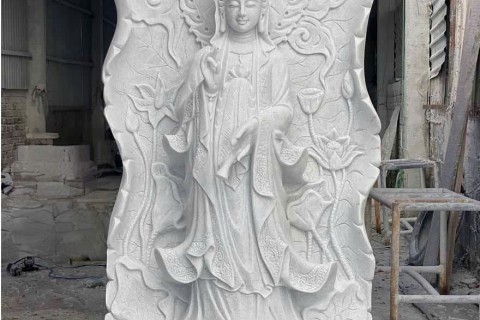 TƯỢNG PHẬT BÀ QUAN THẾ ÂM BỒ TÁT BẰNG ĐÁ TRẮNG TỰ NHIÊN – BIỂU TƯỢNG TỪ BI, THANH TỊNH VÀ NGHỆ THUẬT ĐIÊU KHẮC TINH HOA VIỆT