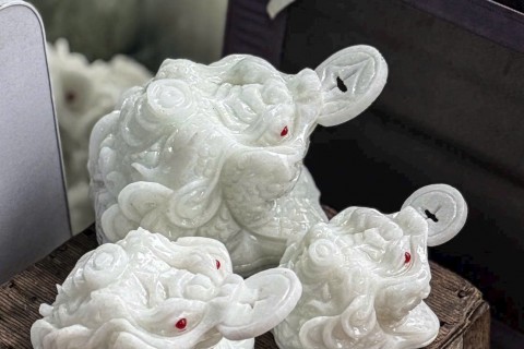 TƯỢNG ĐÁ PHONG THỦY - THIỀM THỪ ĐÁ QUÝ : LINH VẬT CHIÊU TÀI MẠNH MẼ CHO GIA ĐÌNH VÀ DOANH NGHIỆP