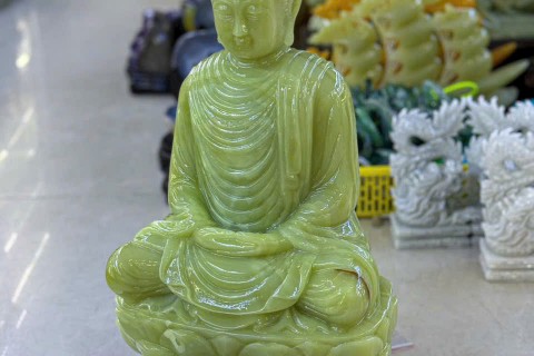 TƯỢNG PHẬT THÍCH CA BẰNG ĐÁ NGỌC ONYX XANH NGUYÊN KHỐI – BIỂU TƯỢNG THANH TỊNH, TỎA SÁNG KHÔNG GIAN SỐNG CAO CẤP