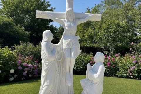 Tượng Chúa Giêsu bằng đá trắng nguyên khối - vẻ đẹp tôn nghiêm, trường tồn cùng thời gian 