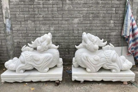 Tỳ Hưu Đá Trắng: Ý Nghĩa Phong Thủy, Cách Chọn Và Bày Trí Hút Tài Lộc