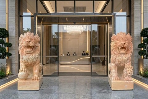 Giải Mã Uy Lực Sư Tử Đá Qua Các Triều Đại: Biểu Tượng Của Sự Trường Tồn Và Bất Diệt