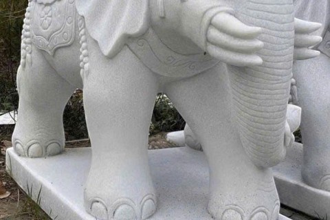 Tượng Voi Đá Trắng Nguyên Khối Là Gì? Ưu Điểm Khiến Khách Hàng Không Thể Bỏ Qua