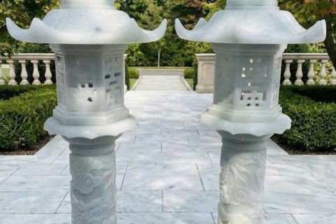 Tại Sao Cặp Chân Đèn Đá Trắng Nguyên Khối Được Ưa Chuộng Nhất Hiện Nay?