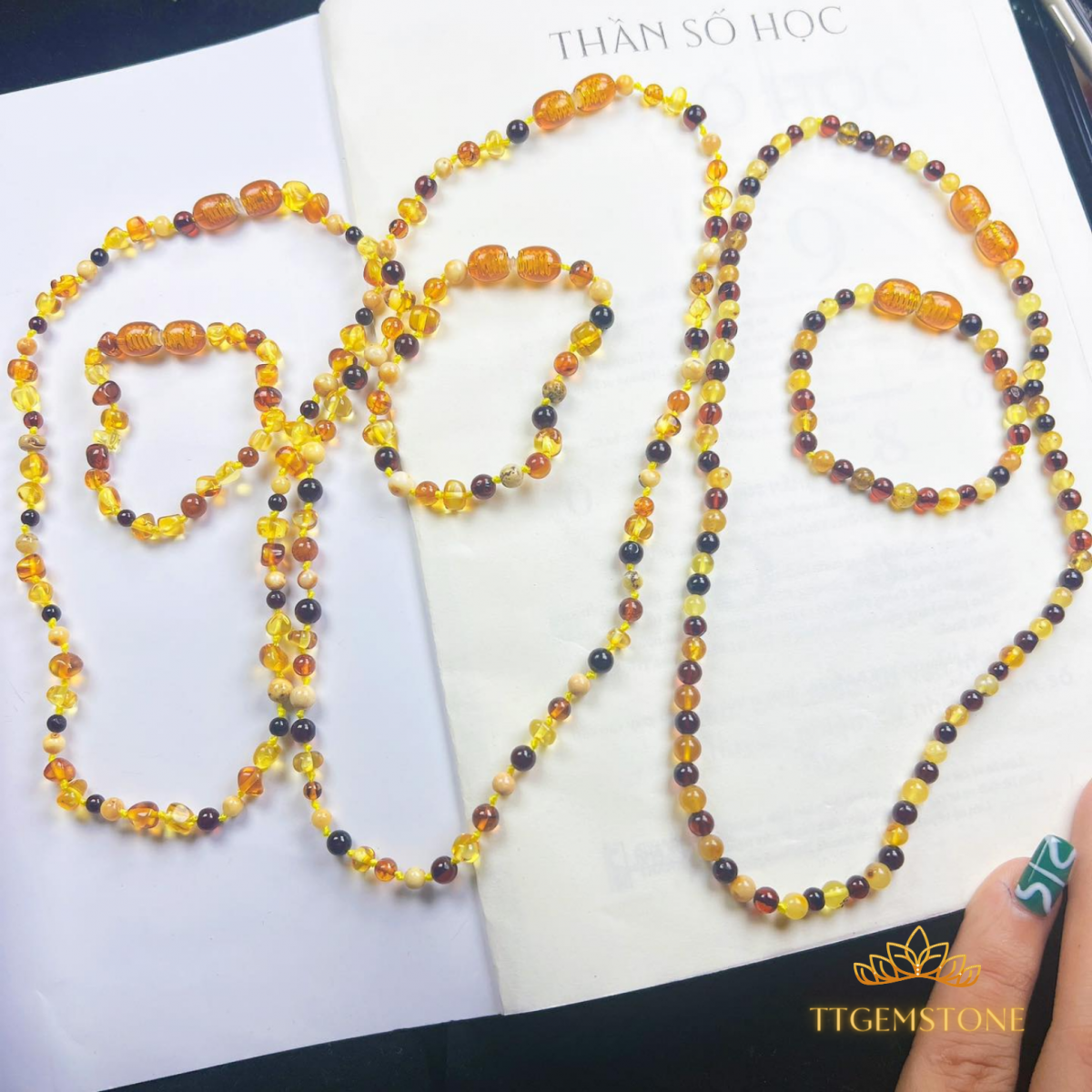 Có thể là hình ảnh về văn bản cho biết 'AMBER Há» PHÁCH'