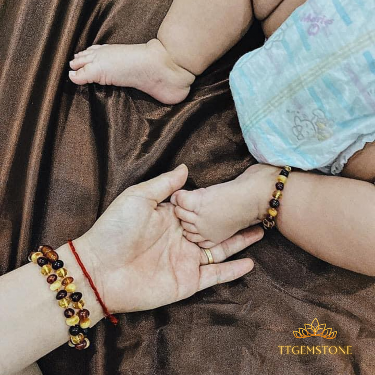 Có thể là hình ảnh về trang sức