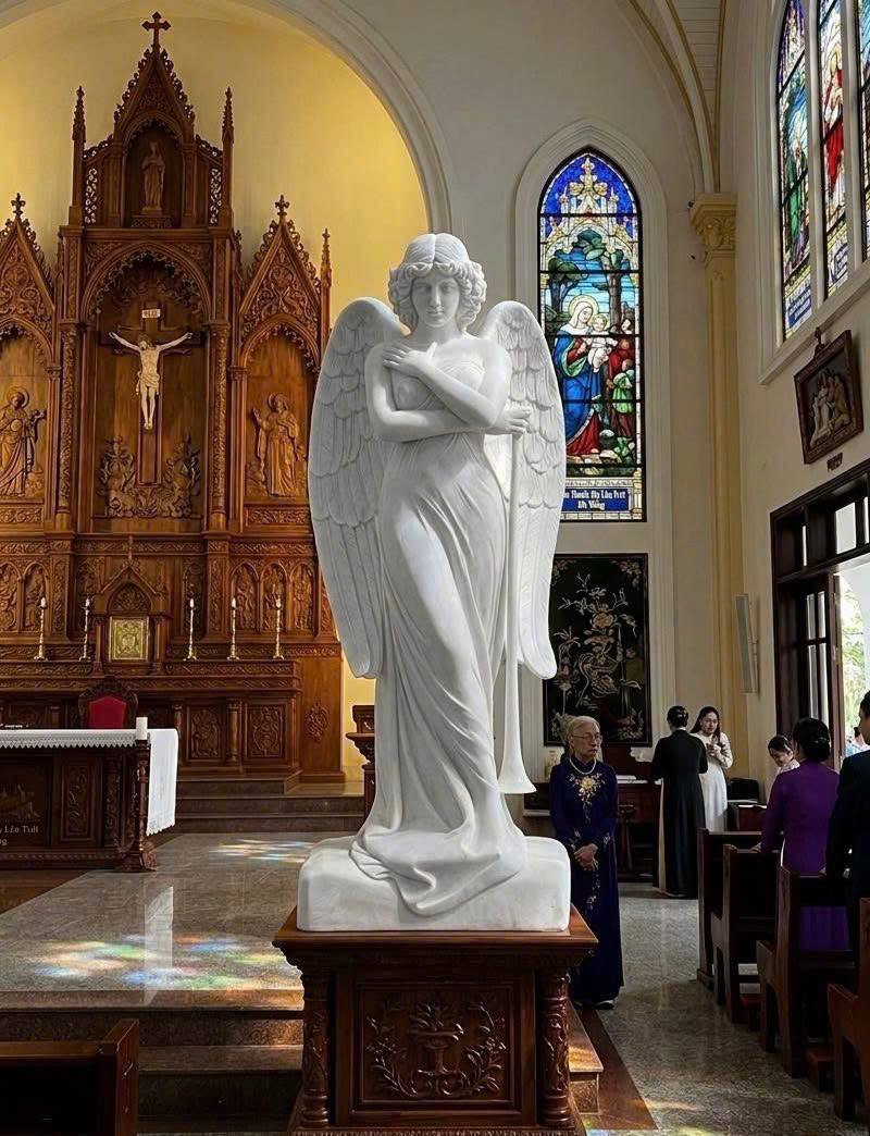 Tượng Thiên thần nghệ thuật bằng đá trắng tự nhiên nguyên khối, cao 2.2m T3900