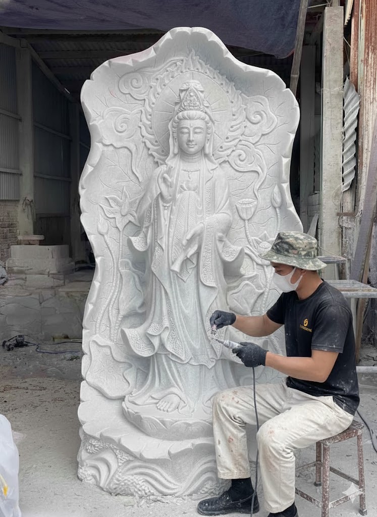 Tượng phật bà quan âm đá trắng nguyên khối cao 2m T3680