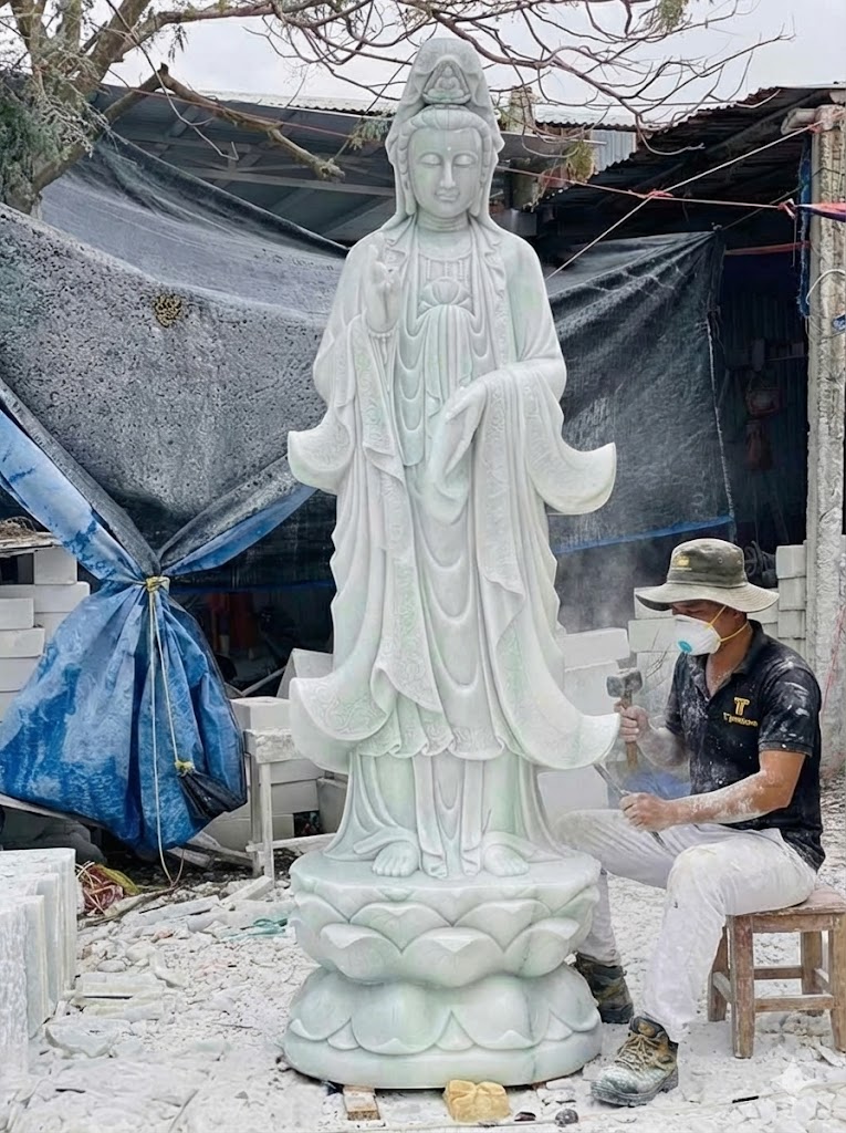 Phật quan âm tự tại đá trắng nguyên khối tự nhiên cao 3m T3666