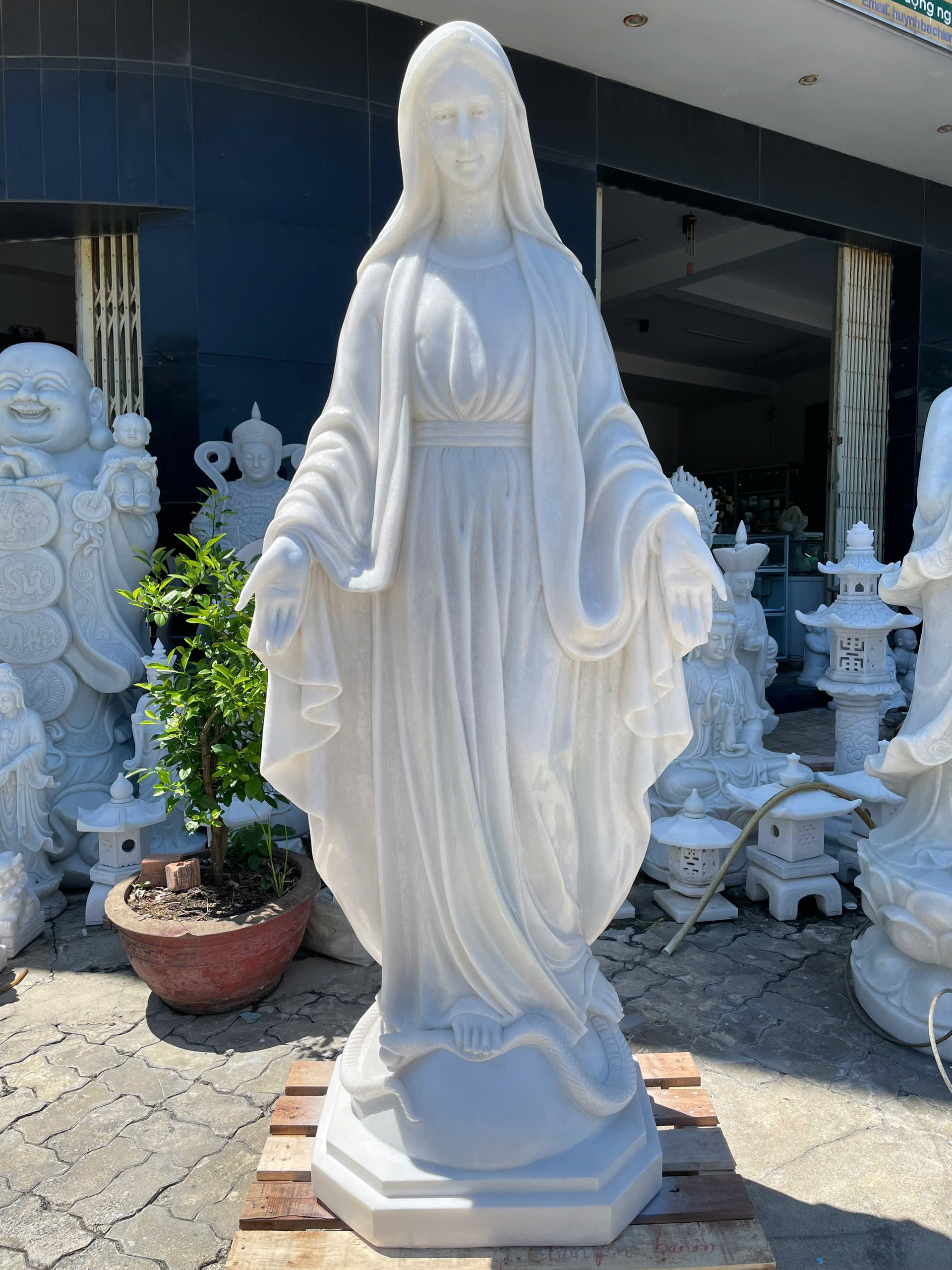 Tượng đức mẹ Maria đá trắng cao 1M T3620